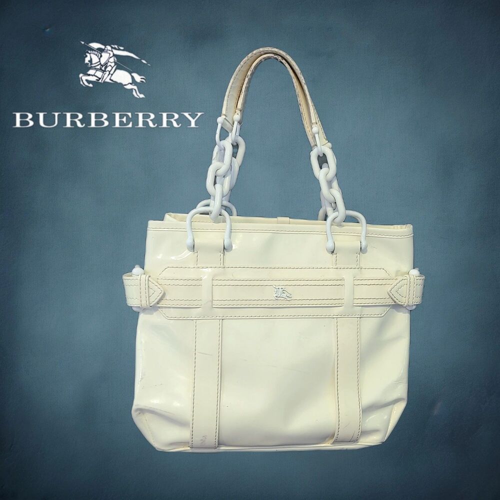 Burberry Vintage Ivory Patent Leather Chain Strap Bag 70s 80s Made in Italy